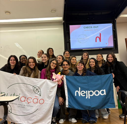 Integrantes da NutriAção reunidos em atividade acadêmica